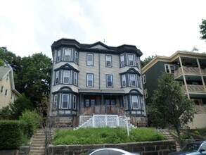 108 Hyde Park Ave, Unit 1 in Boston, MA - Building Photo - Building Photo