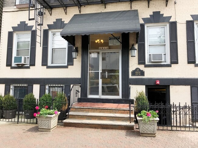 4614 Park Ave Apartments in Weehawken, NJ - Building Photo - Building Photo