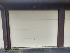 5102 25th Ave Ct-Unit -301 in Moline, IL - Building Photo - Building Photo