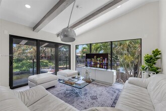 516 NE 6th Ave in Deerfield Beach, FL - Building Photo - Building Photo