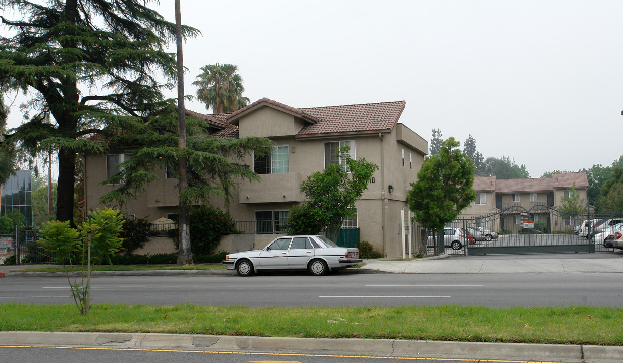 16710 Sherman Way in Van Nuys, CA - Building Photo