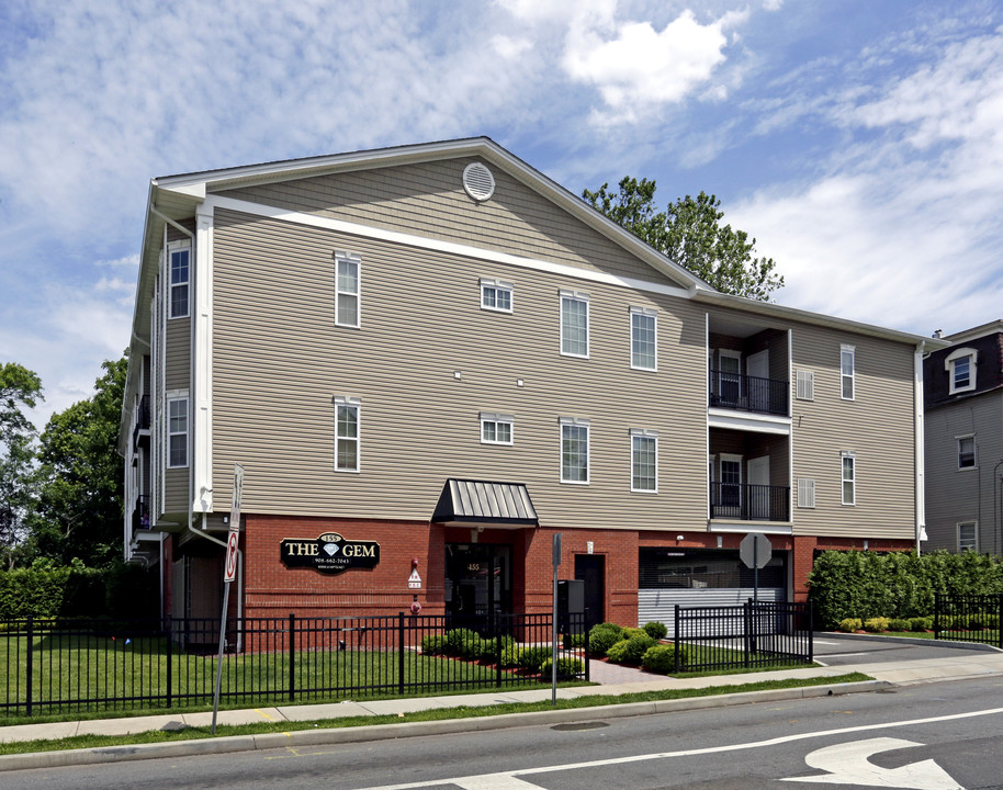 The Gem Luxury Apartments in Elizabeth, NJ - Building Photo