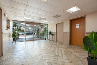 Regency Apartments in Van Nuys, CA - Building Photo - Building Photo