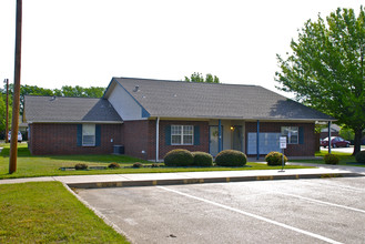 Granbury Meadows Apartments in Granbury, TX - Building Photo - Building Photo