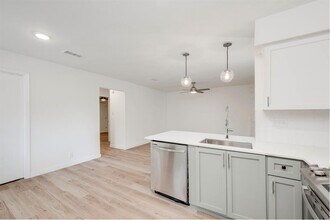 902 Airoso Cove in Austin, TX - Building Photo - Building Photo