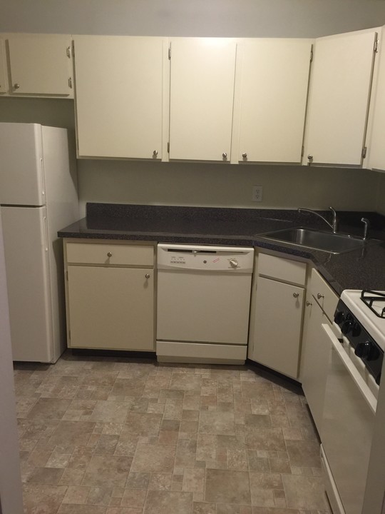 Hilltop Terrace Apartments!!! Amazing rental! in West Haven, CT - Foto de edificio