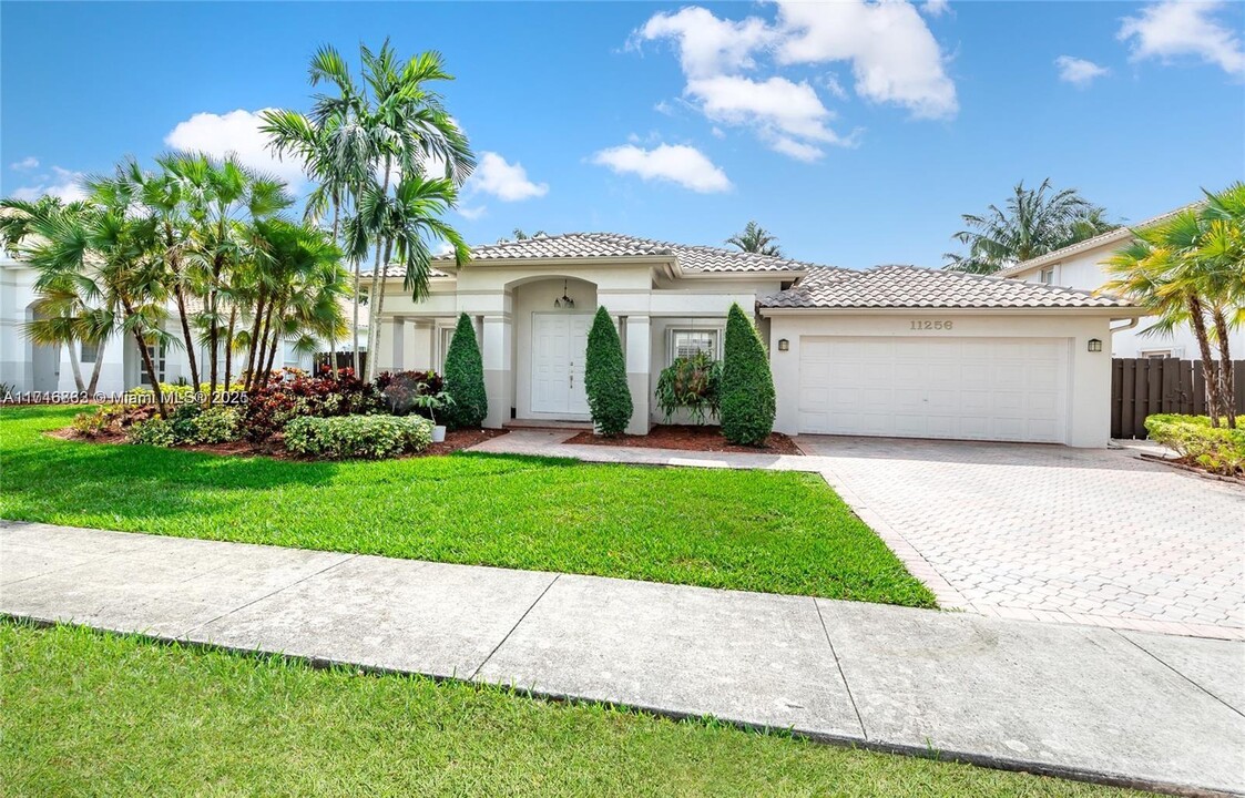 11256 NW 62nd Terrace in Doral, FL - Building Photo