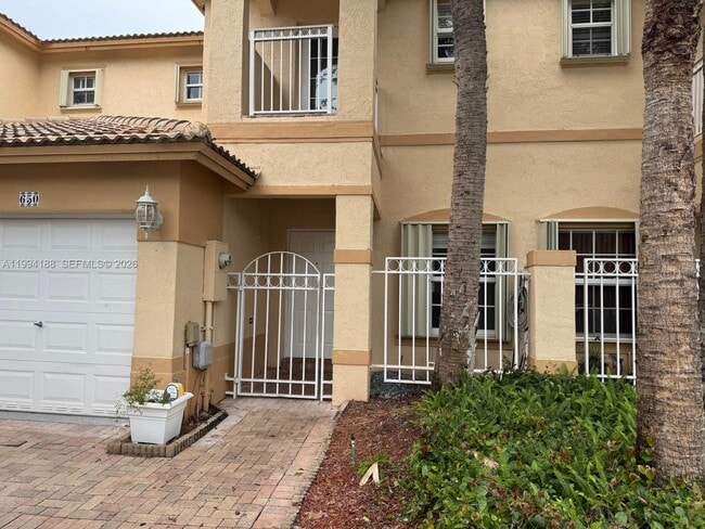 650 NW 170th Terrace in Pembroke Pines, FL - Building Photo - Building Photo