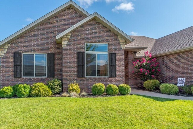 4443 Somerset Dr in Battlefield, MO - Foto de edificio - Building Photo