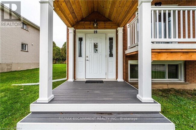 29 Pontiac St in Brantford, ON - Building Photo - Building Photo