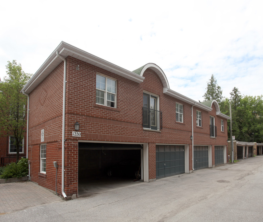 1357-1363 Bayview Ave in Toronto, ON - Building Photo