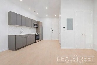 1499 Bedford Ave in Brooklyn, NY - Foto de edificio - Building Photo