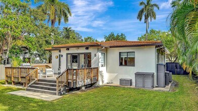 130 SW 25th Rd in Miami, FL - Building Photo - Building Photo