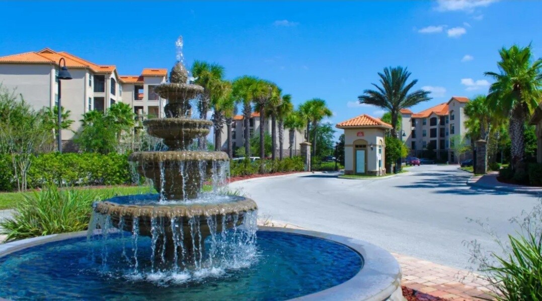 1371 Tuscan Terrace in Davenport, FL - Building Photo