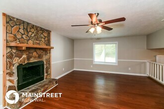 590 Mary Erna Dr in Fairburn, GA - Building Photo - Building Photo