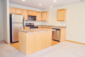 2829 W Hillshire Dr in Fayetteville, AR - Building Photo - Building Photo