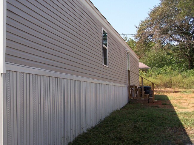 148 Pine St in Clinton, AR - Building Photo - Building Photo