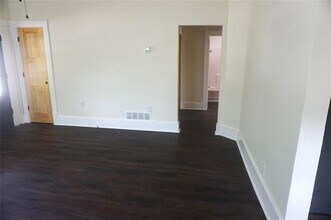 424 W Tennessee St in Sherman, TX - Building Photo - Building Photo