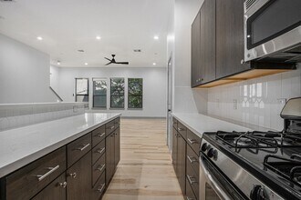 2422 Navigation Blvd in Houston, TX - Building Photo - Building Photo