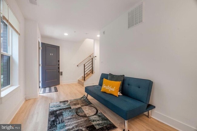property at 317 Riggs Pk Pl NE