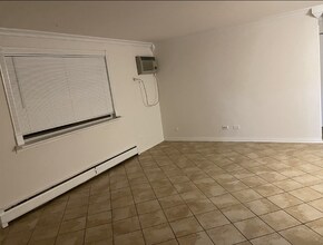 543 Brookside Dr in Westmont, IL - Foto de edificio - Building Photo