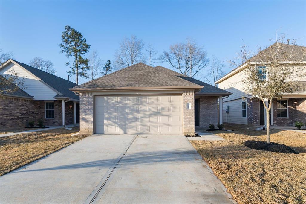 3245 East Chunk Dr in Conroe, TX - Building Photo