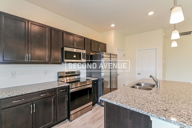 4154 NE 9th Ave in Cape Coral, FL - Building Photo - Building Photo