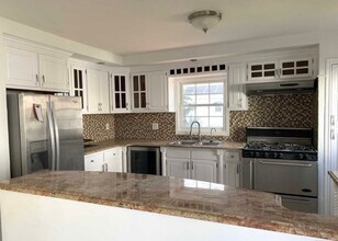 39 E Joseph St in Moonachie, NJ - Building Photo - Building Photo