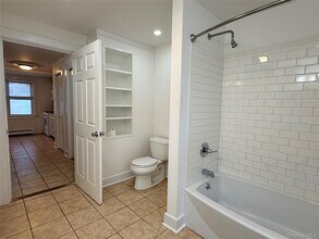 35 East Ave, Unit 2 in Middletown, NY - Foto de edificio - Building Photo