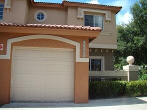 The Breezes in Coral Springs, FL - Foto de edificio - Building Photo