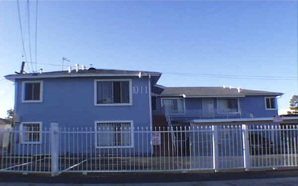 1011 W 108th St in Los Angeles, CA - Building Photo