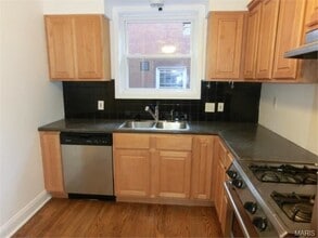 7539 Oxford Dr, Unit 2W in Clayton, MO - Building Photo - Building Photo