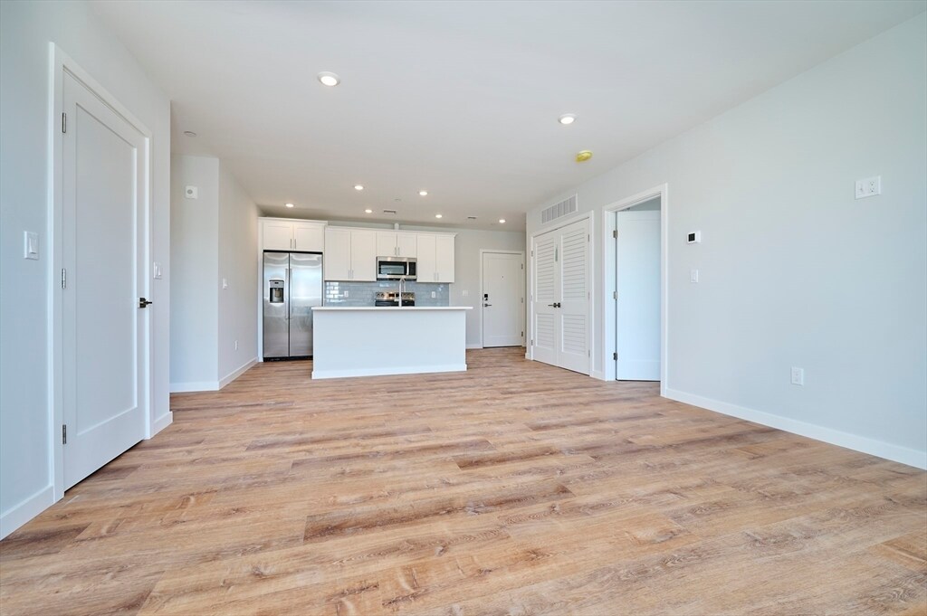 45 Holbrook Rd, Unit 1 in Quincy, MA - Building Photo