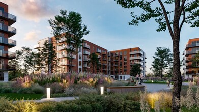 Le Noria in St. Laurent, QC - Foto de edificio - Building Photo