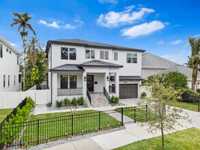 242 Estado Way NE in St. Petersburg, FL - Building Photo - Building Photo