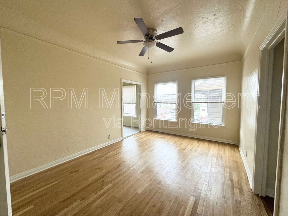 1154 Normandie Ave in Los Angeles, CA - Building Photo