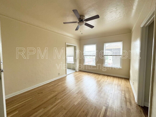 property at 1154 Normandie Ave