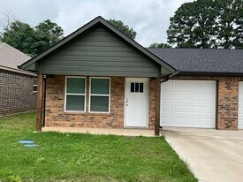 113 Isabella St in Mineola, TX - Building Photo