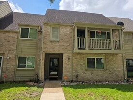2114 Greenbriar Colony Dr in Houston, TX - Building Photo