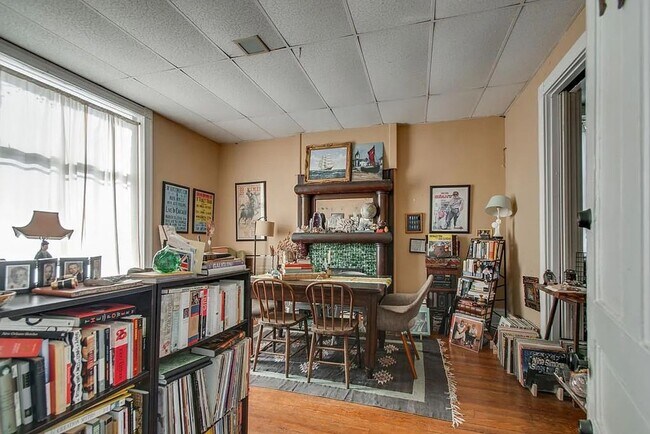 property at 1028 Villa Pl