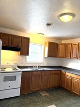 10118 Hall St in Lake City, PA - Foto de edificio - Building Photo