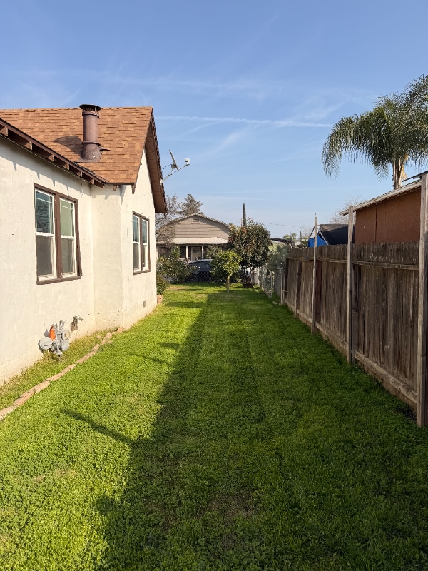 1409 N Divisadero St in Visalia, CA - Foto de edificio - Building Photo