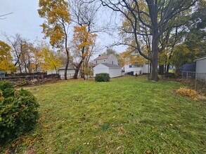 215 Westmoreland Ave in Lansing, MI - Foto de edificio - Building Photo