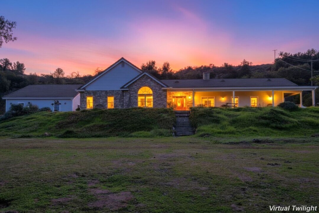 710 Gem Ln in Ramona, CA - Building Photo