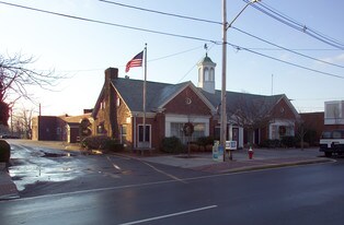 319 Main St in Hyannis, MA - Building Photo