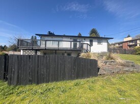 22665 28th Ave S in Des Moines, WA - Building Photo