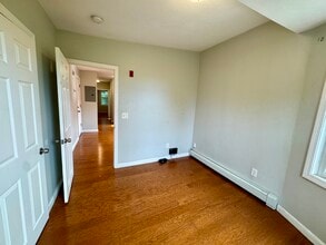 27 Florence St, Unit 2R in Providence, RI - Foto de edificio - Building Photo