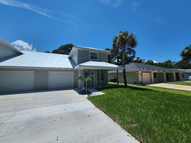 property at 3212 India Palm Dr