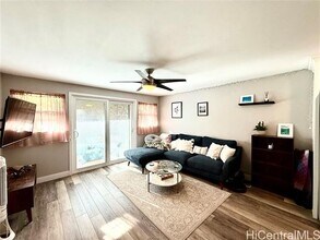 68-090-90 Au St in Waialua, HI - Building Photo - Building Photo