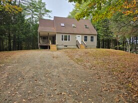 60 Avery Rd in Alfred, ME - Building Photo